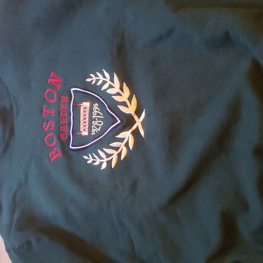 Vintage Boston Garden embroidered Sweatshirt from final year size is Medium - Picture 3 of 7